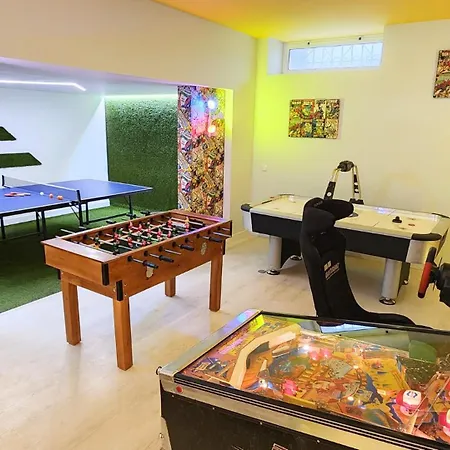 Altus Near Ericeira With Swimming Pool, Jacuzzi And 2 Games