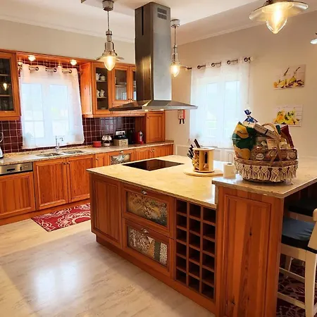 Altus Near Ericeira With Swimming Pool, Jacuzzi And 2 Games וילה *
